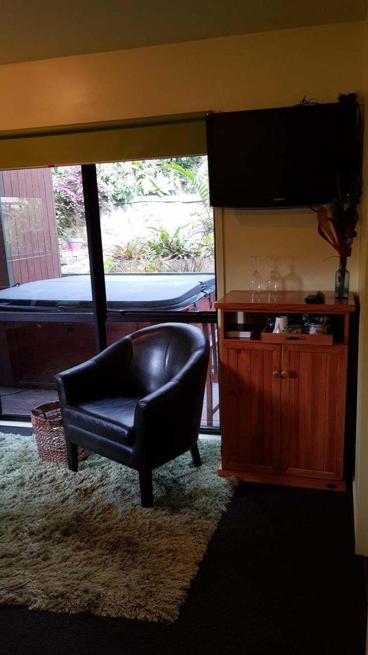 Pohutukawa Coast Bnb Te Puru Екстериор снимка